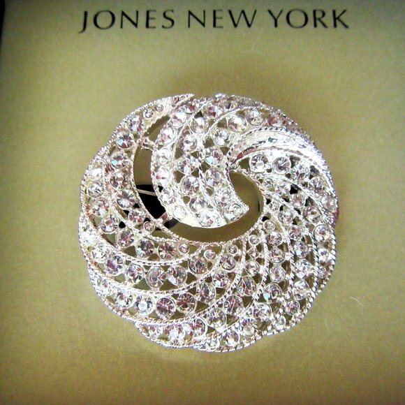 JONES NEW YORK clear crystal rhinestone swirl brooch - new in box - never worn - Picture 2 of 8